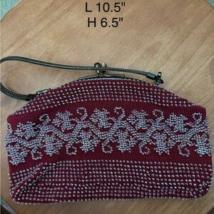 Beautiful beaded purse with kiss lock